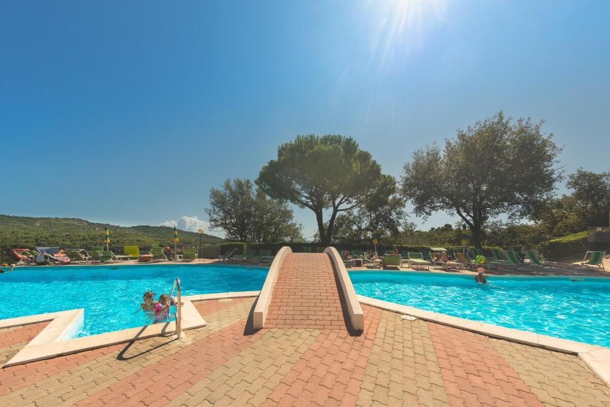 Villino Garden & Pool Hotell Marina dʼMarina dʼAndora Eksteriør bilde