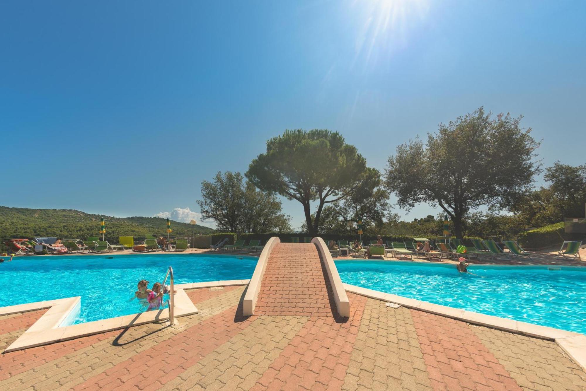Villino Garden & Pool Hotell Marina dʼMarina dʼAndora Eksteriør bilde