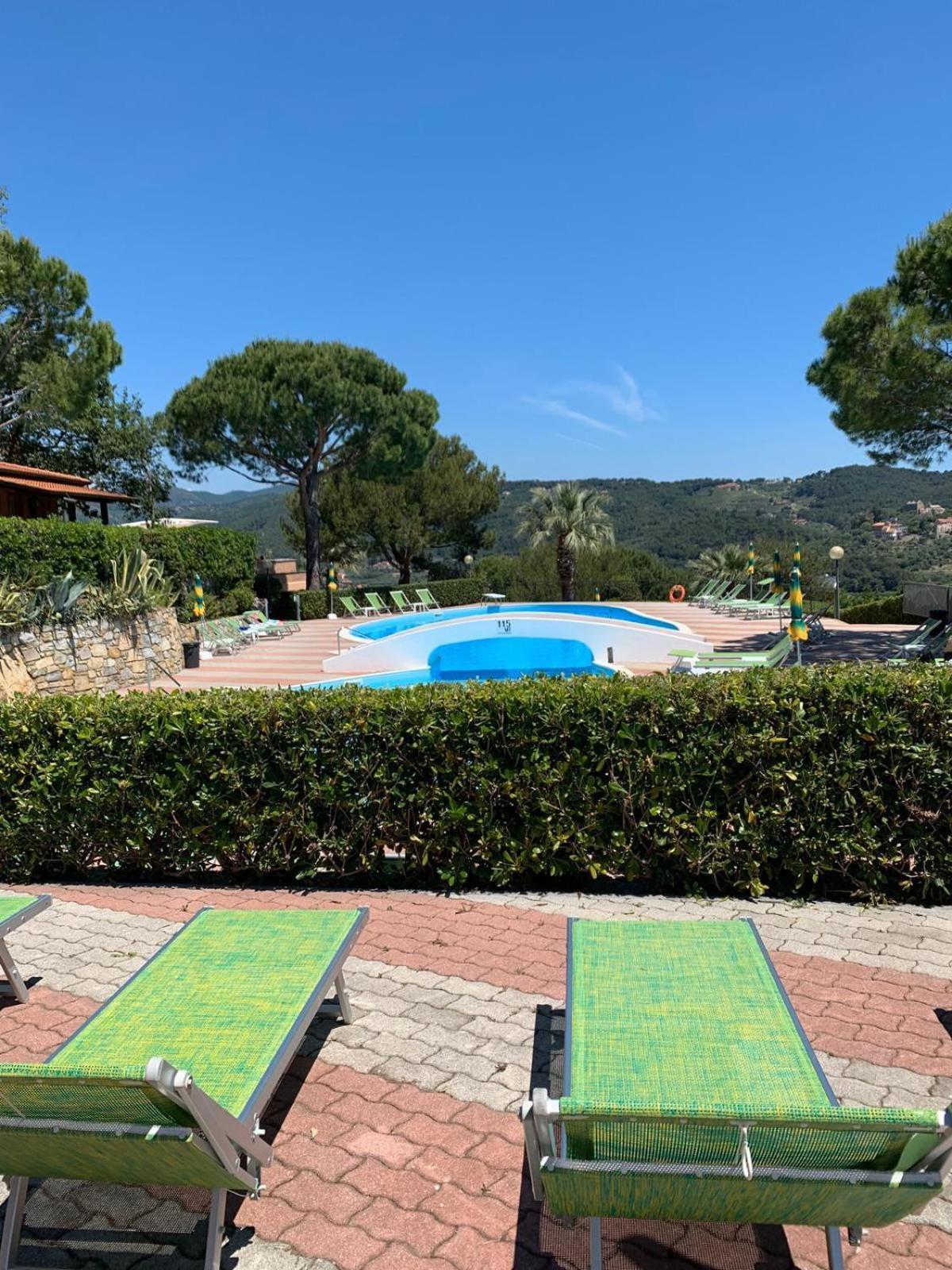 Villino Garden & Pool Hotell Marina dʼMarina dʼAndora Eksteriør bilde